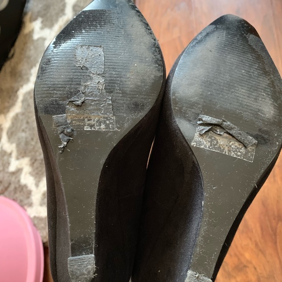 Black Suede heels from EXPRESS - Picture 2 of 4